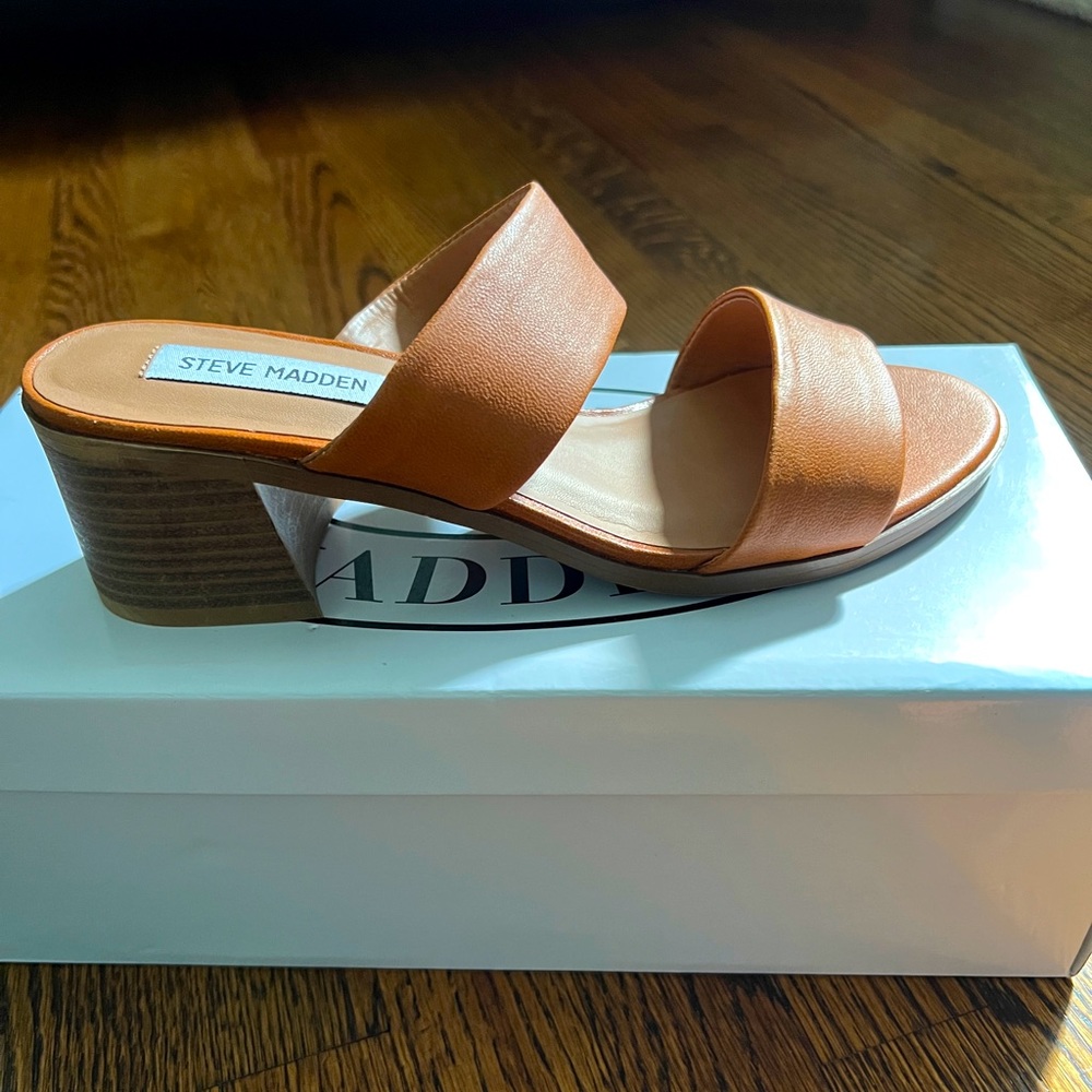 ⭐️NEW⭐️ Steve Madden dress sandals in cognac